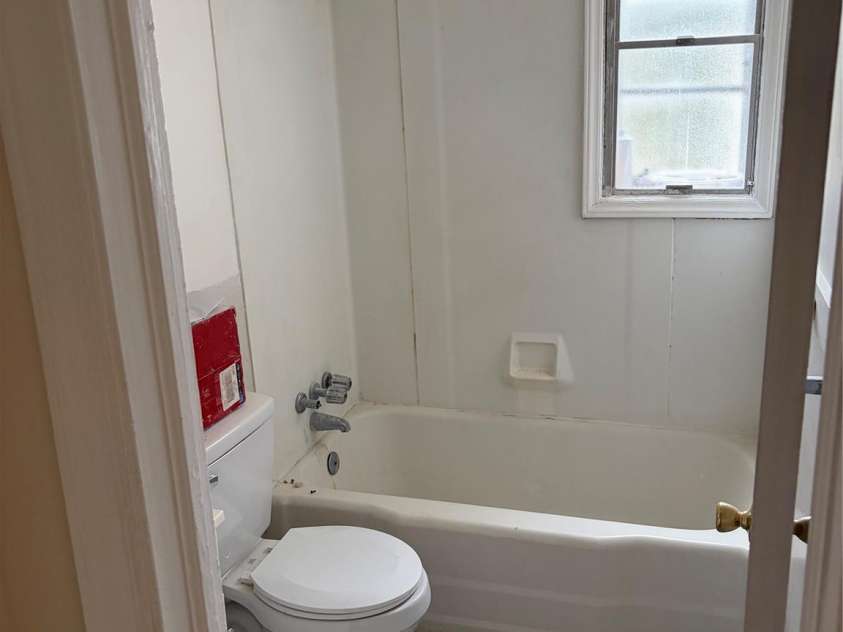 1914 Manteo Court, Charlotte, NC 28208.  MLS# CAR4310827, YatesRealty ID 3202. 