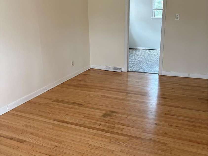 1914 Manteo Court, Charlotte, NC 28208.  MLS# CAR4310827, YatesRealty ID 3202. 