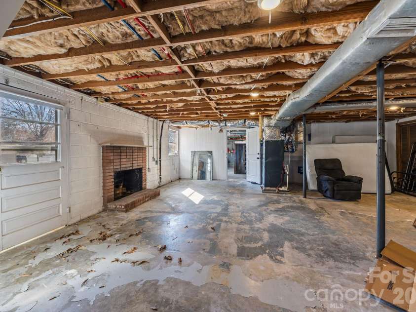 304 2nd Street, Oakboro, NC 28129.  MLS# CAR4334305, YatesRealty ID 3202. 