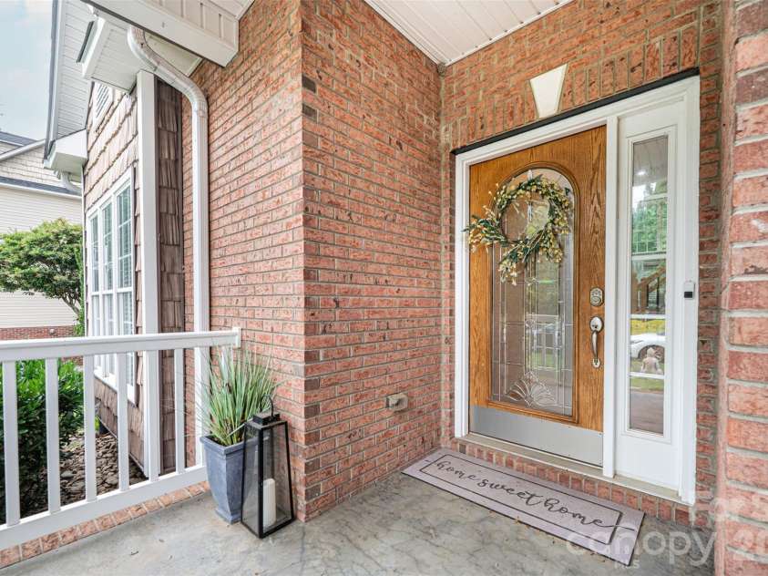 1718 30th Avenue Place, Hickory, NC 28601.  MLS# CAR4389524, YatesRealty ID 32020. 