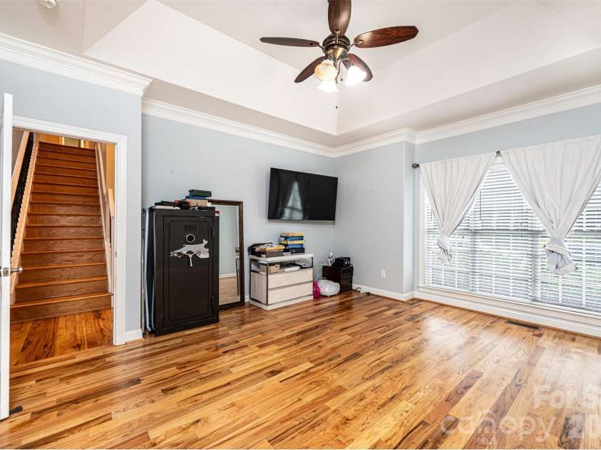1718 30th Avenue Place, Hickory, NC 28601.  MLS# CAR4389524, YatesRealty ID 32020. 