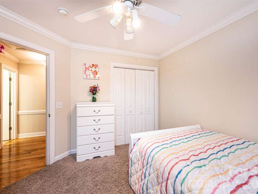 1718 30th Avenue Place, Hickory, NC 28601.  MLS# CAR4389524, YatesRealty ID 32020. 