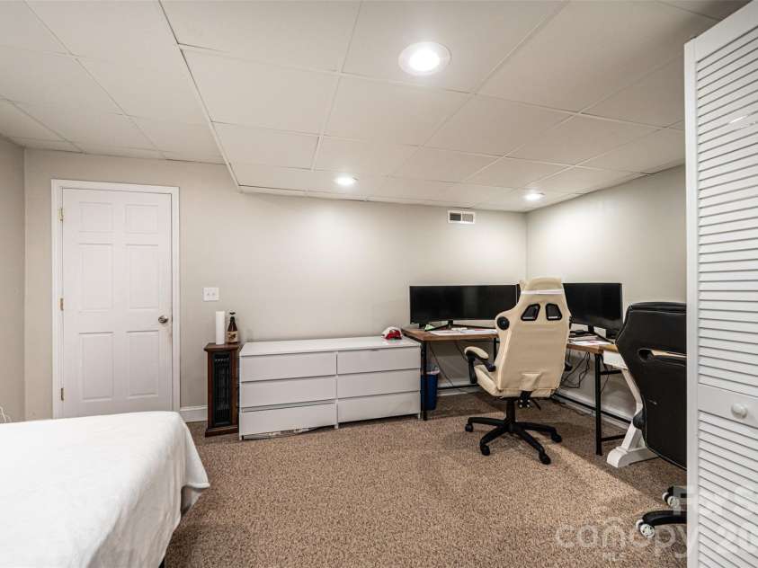 1718 30th Avenue Place, Hickory, NC 28601.  MLS# CAR4389524, YatesRealty ID 32020. 