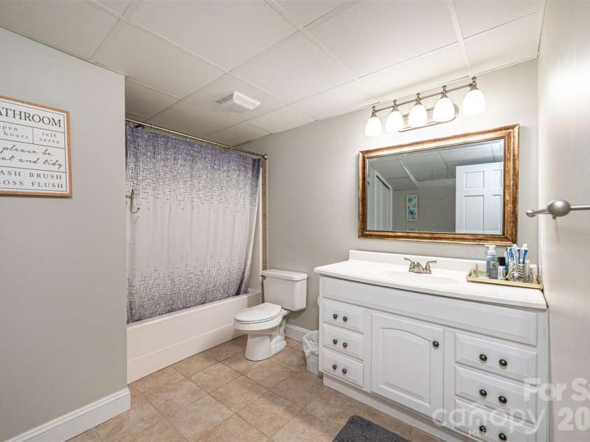 1718 30th Avenue Place, Hickory, NC 28601.  MLS# CAR4389524, YatesRealty ID 32020. 