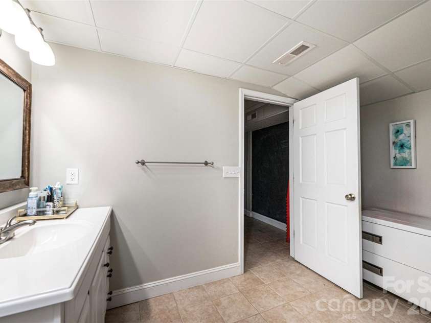 1718 30th Avenue Place, Hickory, NC 28601.  MLS# CAR4389524, YatesRealty ID 32020. 