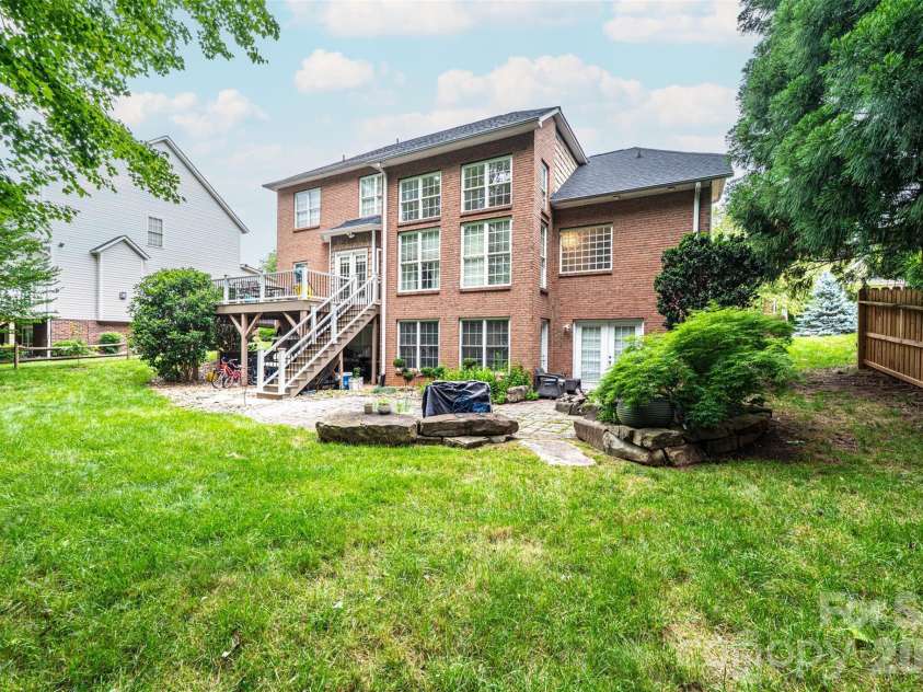 1718 30th Avenue Place, Hickory, NC 28601.  MLS# CAR4389524, YatesRealty ID 32020. 