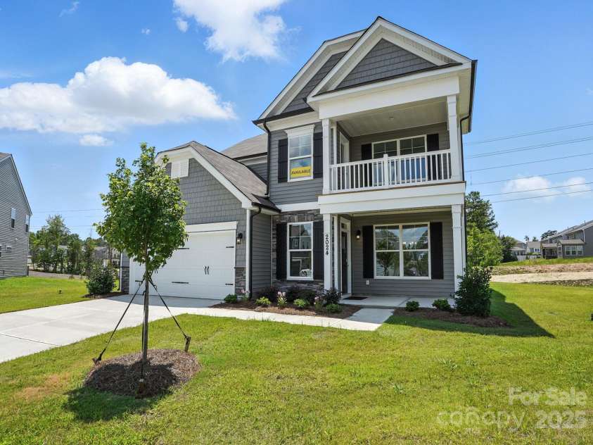 2024 Embassy Court, Charlotte, NC 28213.  MLS# CAR4210411, YatesRealty ID 32020. 