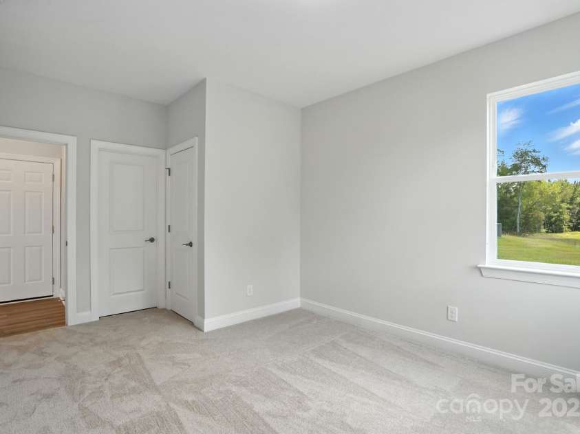 2024 Embassy Court, Charlotte, NC 28213.  MLS# CAR4210411, YatesRealty ID 32020. 