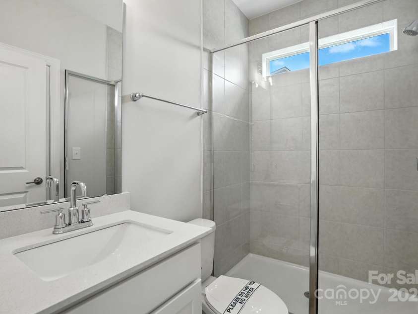 2024 Embassy Court, Charlotte, NC 28213.  MLS# CAR4210411, YatesRealty ID 32020. 