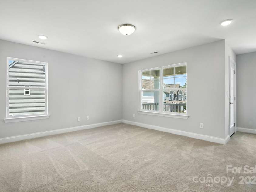 2024 Embassy Court, Charlotte, NC 28213.  MLS# CAR4210411, YatesRealty ID 32020. 