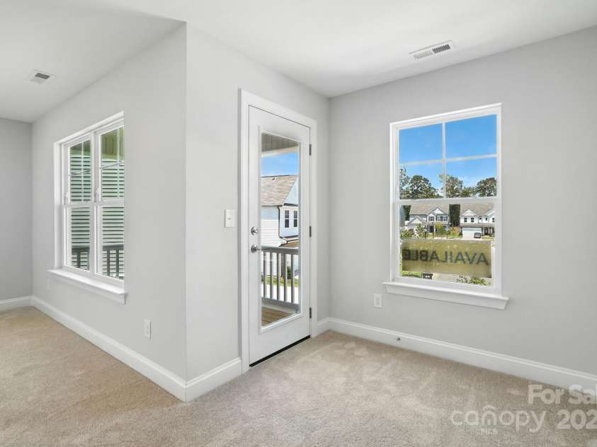 2024 Embassy Court, Charlotte, NC 28213.  MLS# CAR4210411, YatesRealty ID 32020. 