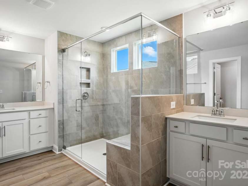 2024 Embassy Court, Charlotte, NC 28213.  MLS# CAR4210411, YatesRealty ID 32020. 