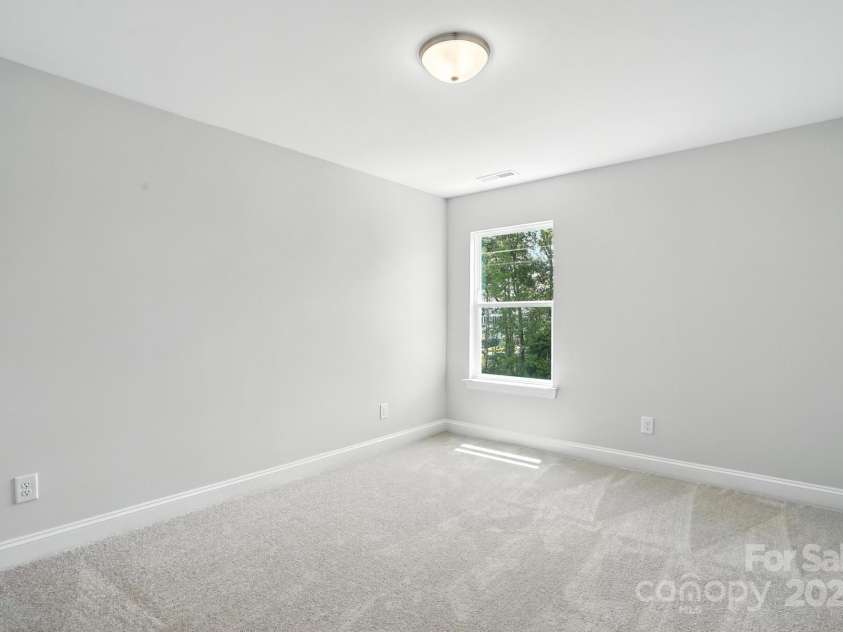 2024 Embassy Court, Charlotte, NC 28213.  MLS# CAR4210411, YatesRealty ID 32020. 