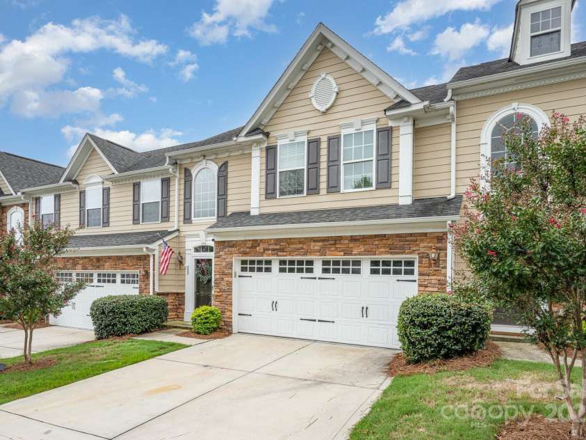 209 Chartwell Lane, Tega Cay, SC 29708.  MLS# CAR4289607, YatesRealty ID 32021. 