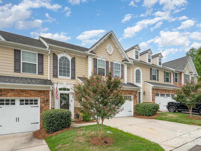 209 Chartwell Lane, Tega Cay, SC 29708.  MLS# CAR4289607, YatesRealty ID 32021. 