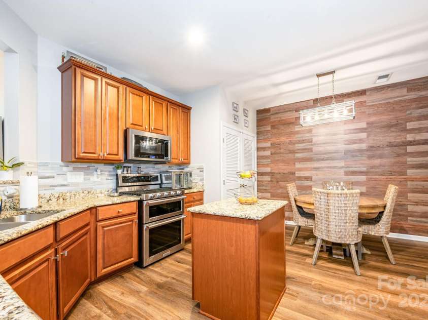 209 Chartwell Lane, Tega Cay, SC 29708.  MLS# CAR4289607, YatesRealty ID 32021. 