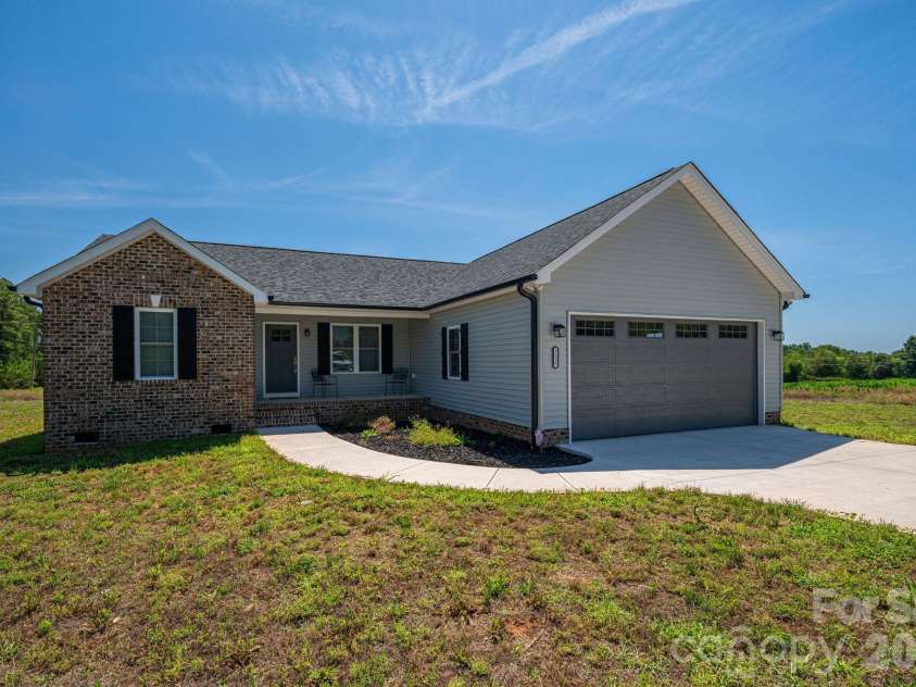 2128 Chatfield Road, Shelby, NC 28150.  MLS# CAR4389467, YatesRealty ID 32021. 3 Bedroom 2 Bathroom Custom Built Home
