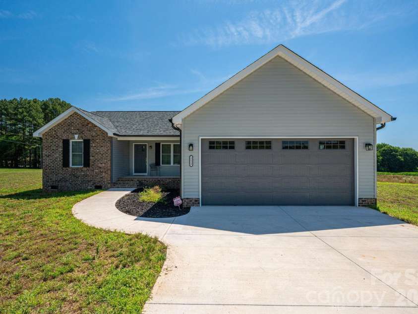 2128 Chatfield Road, Shelby, NC 28150.  MLS# CAR4389467, YatesRealty ID 32021. Driveway and Front Walk