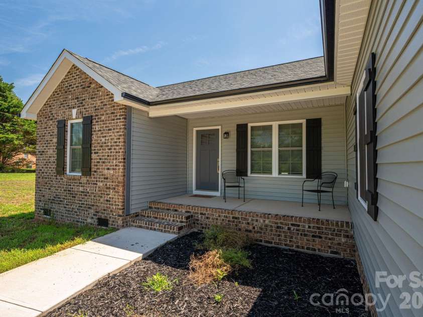 2128 Chatfield Road, Shelby, NC 28150.  MLS# CAR4389467, YatesRealty ID 32021. Front Entry