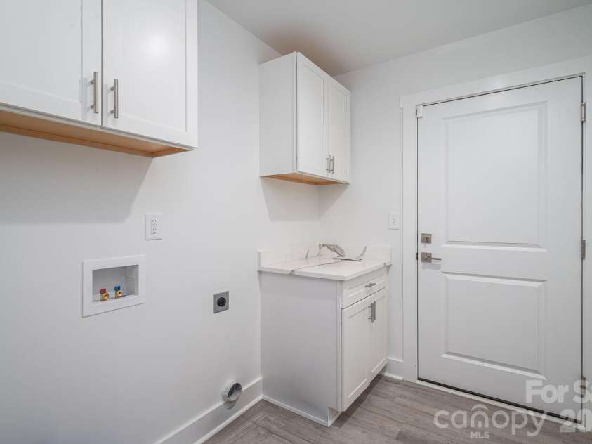 2128 Chatfield Road, Shelby, NC 28150.  MLS# CAR4389467, YatesRealty ID 32021. Laundry Room