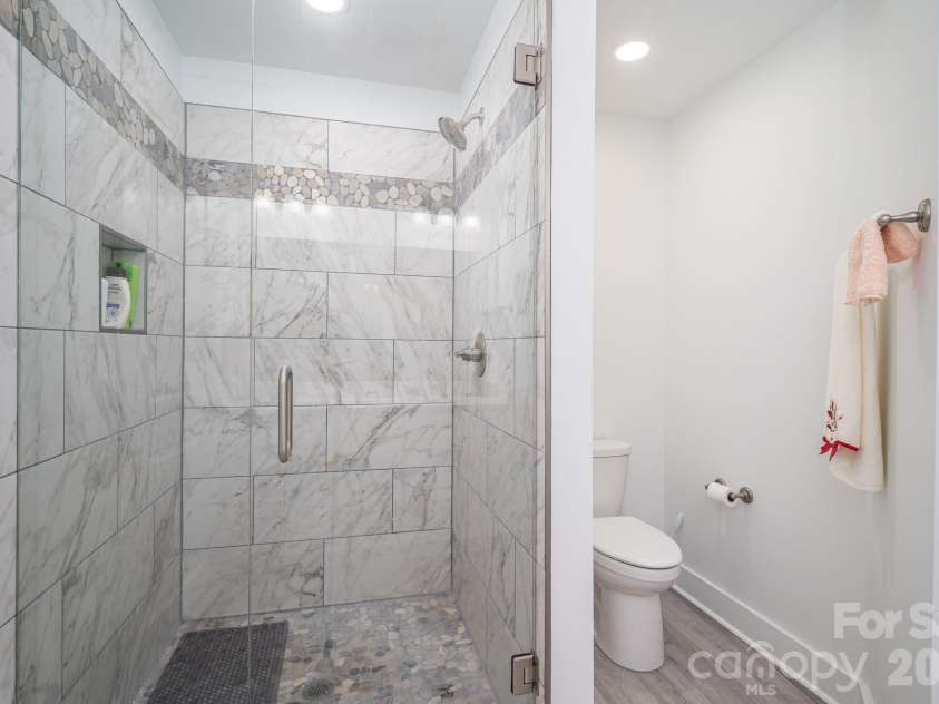 2128 Chatfield Road, Shelby, NC 28150.  MLS# CAR4389467, YatesRealty ID 32021. Walk in Shower