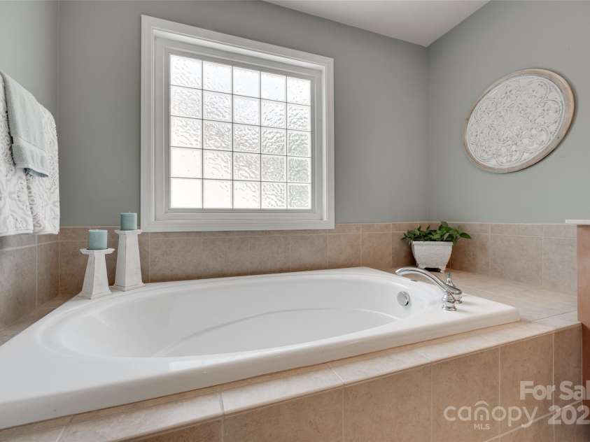 1241 Brough Hall Drive, Waxhaw, NC 28173.  MLS# CAR4270114, YatesRealty ID 32022. 