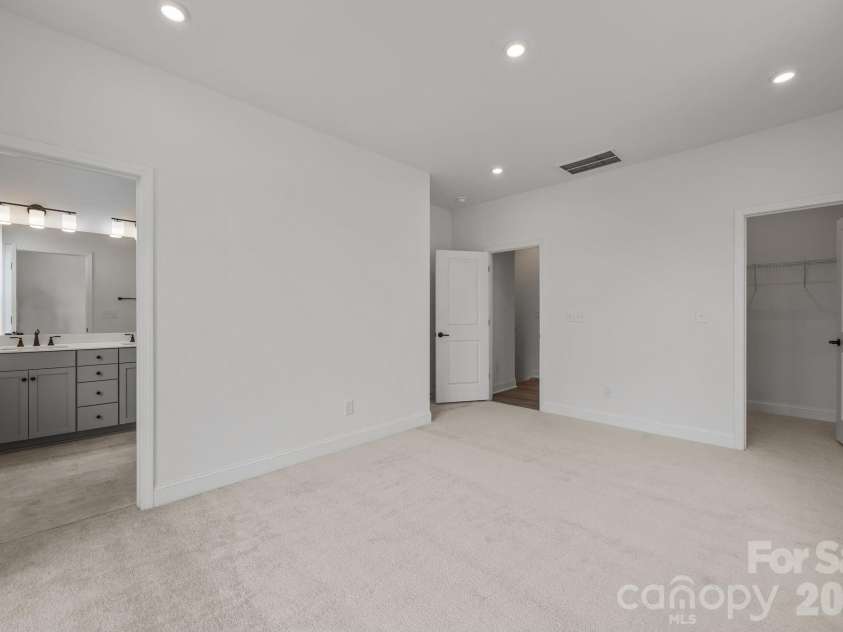 3225 Drift Street, Charlotte, NC 28278.  MLS# CAR4263768, YatesRealty ID 32022. 