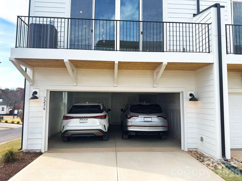 3225 Drift Street, Charlotte, NC 28278.  MLS# CAR4263768, YatesRealty ID 32022. Representative (Not AI)
