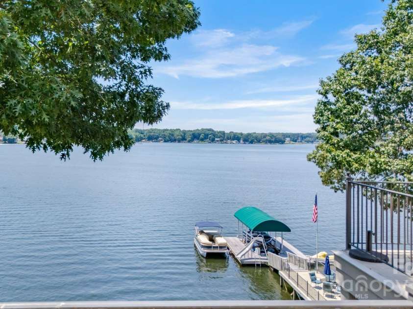 223 Larkspur Lane, Lexington, NC 27292.  MLS# CAR4286349, YatesRealty ID 32023. 