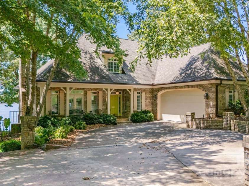 223 Larkspur Lane, Lexington, NC 27292.  MLS# CAR4286349, YatesRealty ID 32023. 