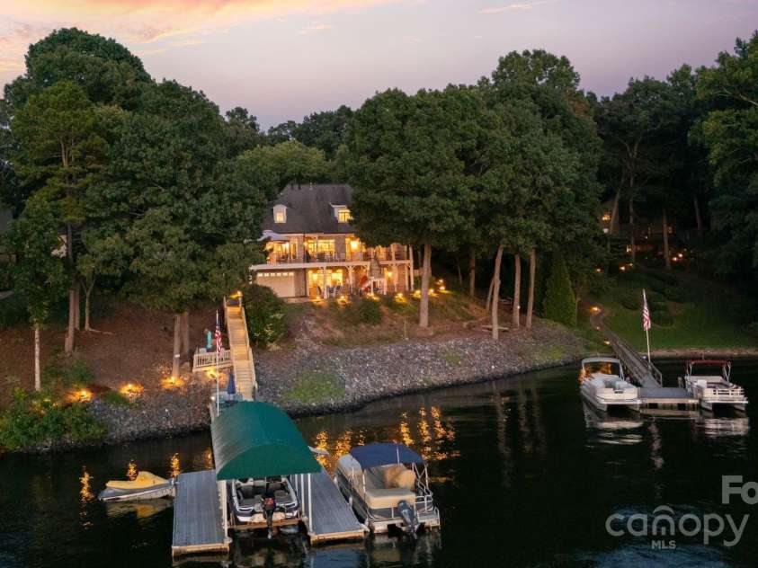 223 Larkspur Lane, Lexington, NC 27292.  MLS# CAR4286349, YatesRealty ID 32023. 