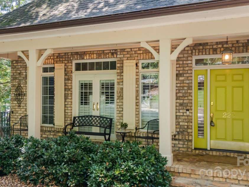 223 Larkspur Lane, Lexington, NC 27292.  MLS# CAR4286349, YatesRealty ID 32023. 