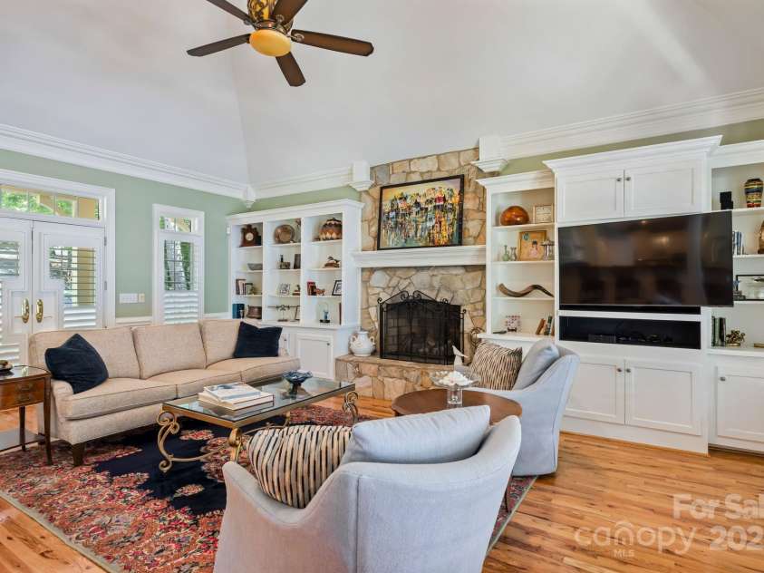 223 Larkspur Lane, Lexington, NC 27292.  MLS# CAR4286349, YatesRealty ID 32023. 