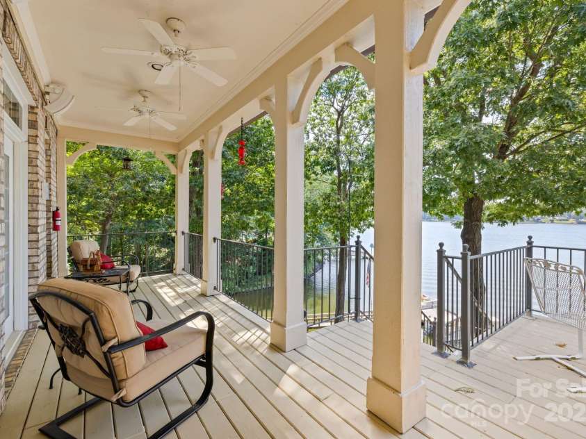 223 Larkspur Lane, Lexington, NC 27292.  MLS# CAR4286349, YatesRealty ID 32023. 