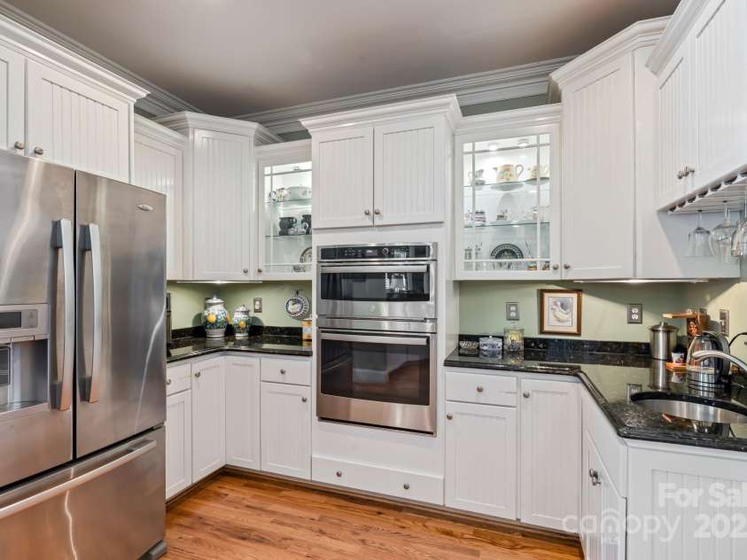 223 Larkspur Lane, Lexington, NC 27292.  MLS# CAR4286349, YatesRealty ID 32023. 