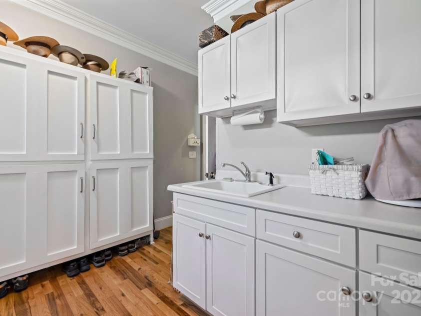 223 Larkspur Lane, Lexington, NC 27292.  MLS# CAR4286349, YatesRealty ID 32023. 