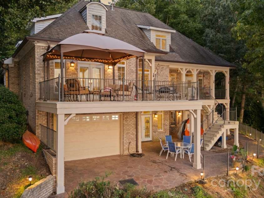 223 Larkspur Lane, Lexington, NC 27292.  MLS# CAR4286349, YatesRealty ID 32023. 