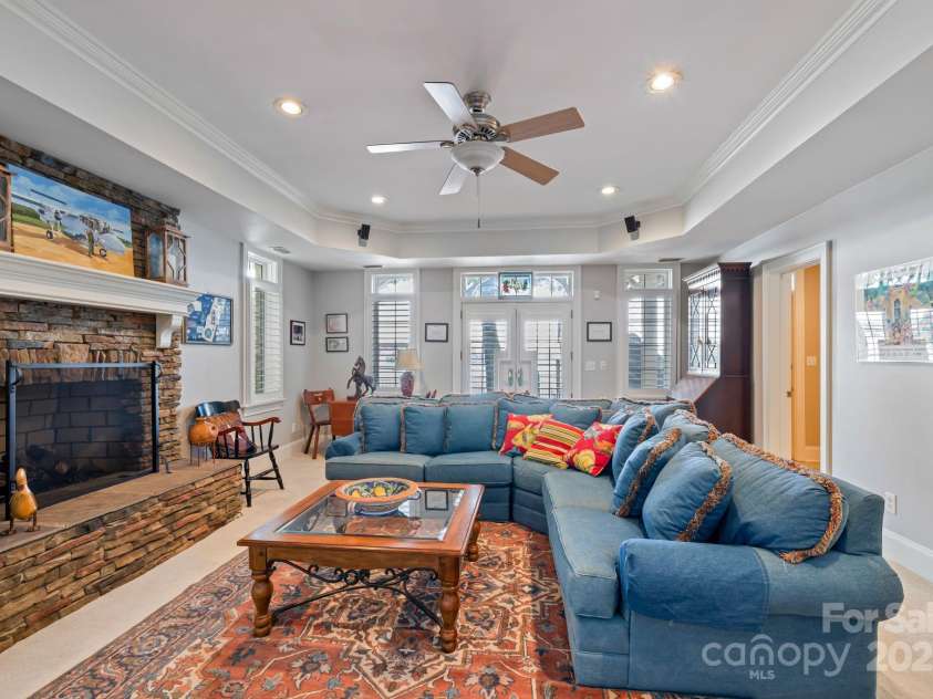 223 Larkspur Lane, Lexington, NC 27292.  MLS# CAR4286349, YatesRealty ID 32023. 