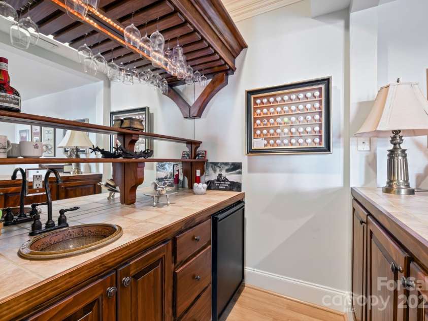 223 Larkspur Lane, Lexington, NC 27292.  MLS# CAR4286349, YatesRealty ID 32023. 