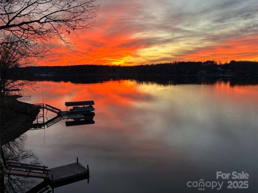 223 Larkspur Lane, Lexington, NC 27292.  MLS# CAR4286349, YatesRealty ID 32023. 