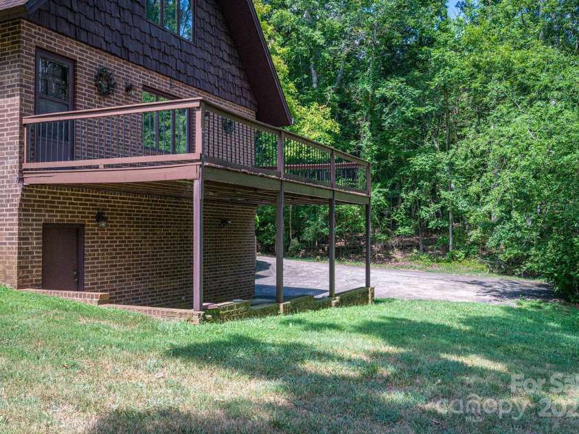 912 Marion Street, Shelby, NC 28150.  MLS# CAR4286694, YatesRealty ID 32024. 