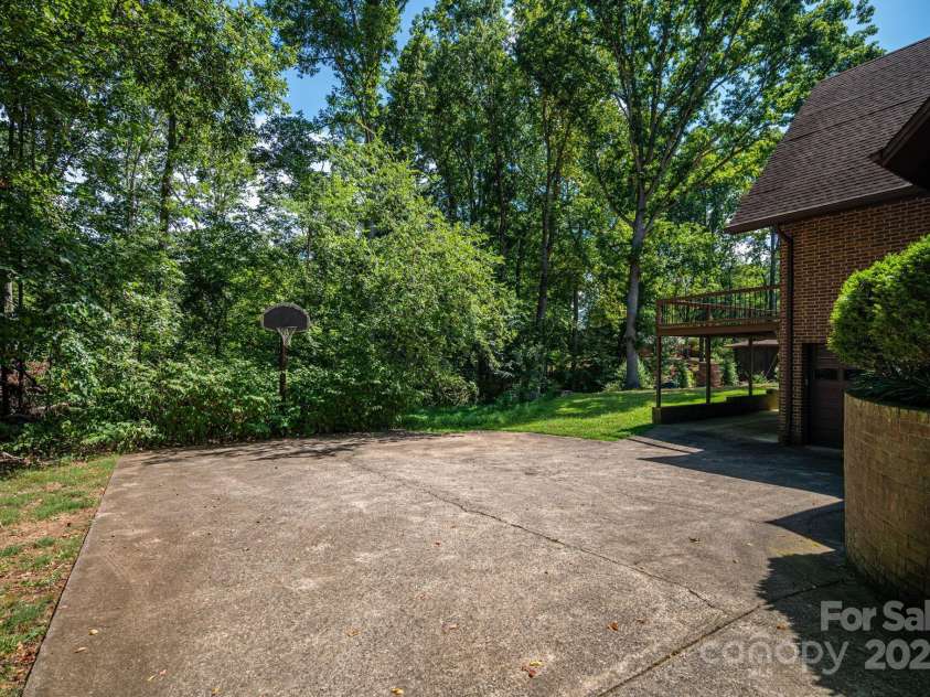 912 Marion Street, Shelby, NC 28150.  MLS# CAR4286694, YatesRealty ID 32024. 