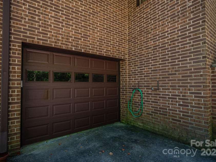 912 Marion Street, Shelby, NC 28150.  MLS# CAR4286694, YatesRealty ID 32024. 