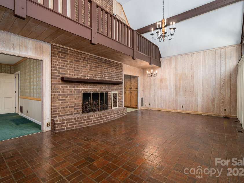 912 Marion Street, Shelby, NC 28150.  MLS# CAR4286694, YatesRealty ID 32024. 