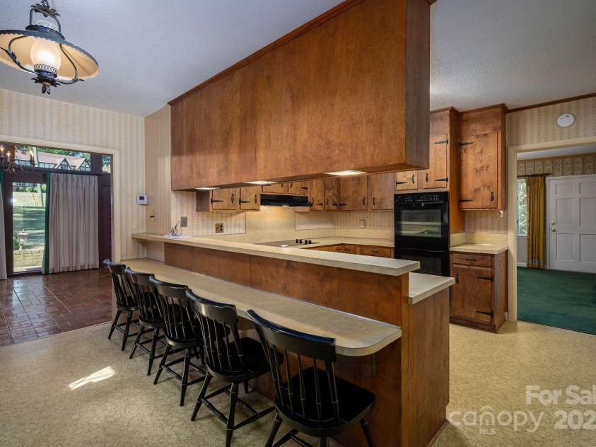 912 Marion Street, Shelby, NC 28150.  MLS# CAR4286694, YatesRealty ID 32024. 