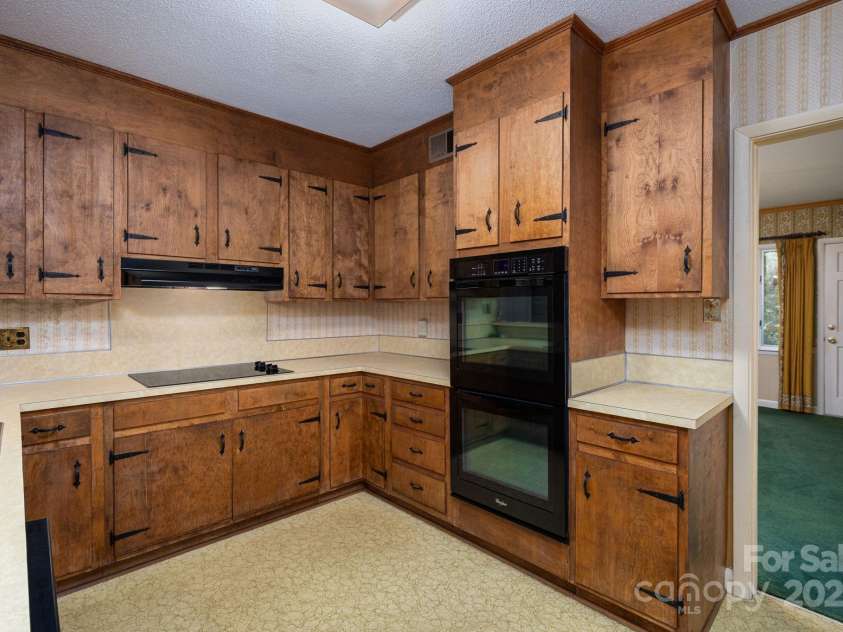 912 Marion Street, Shelby, NC 28150.  MLS# CAR4286694, YatesRealty ID 32024. 