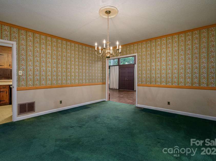 912 Marion Street, Shelby, NC 28150.  MLS# CAR4286694, YatesRealty ID 32024. 