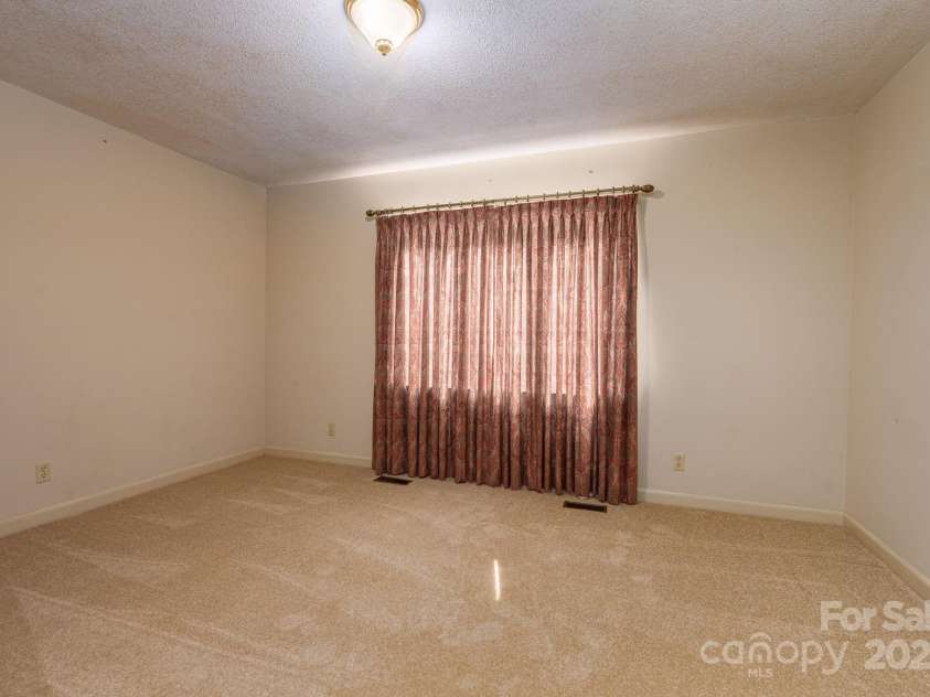 912 Marion Street, Shelby, NC 28150.  MLS# CAR4286694, YatesRealty ID 32024. 