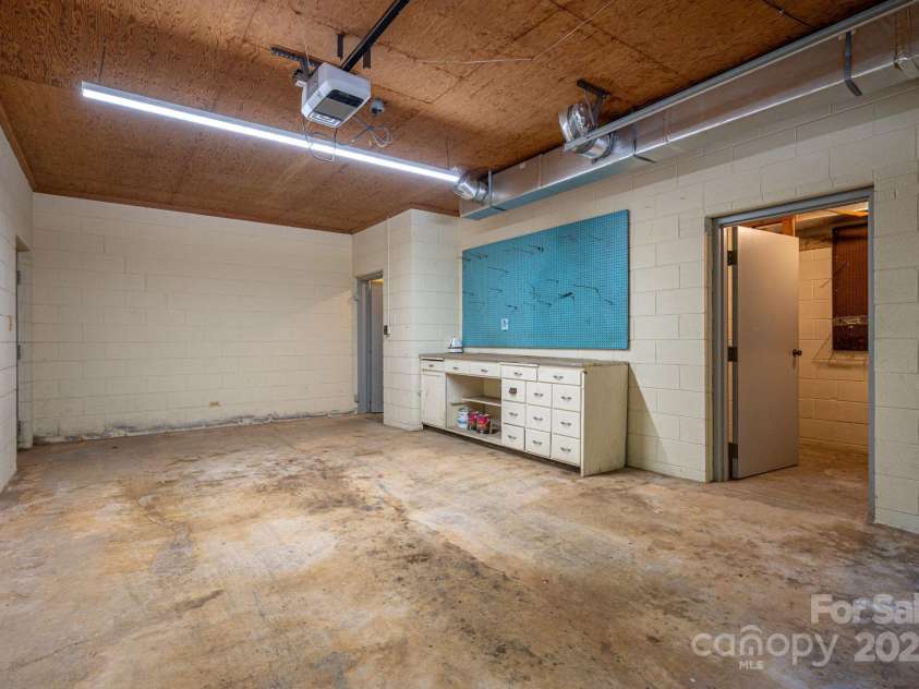 912 Marion Street, Shelby, NC 28150.  MLS# CAR4286694, YatesRealty ID 32024. 