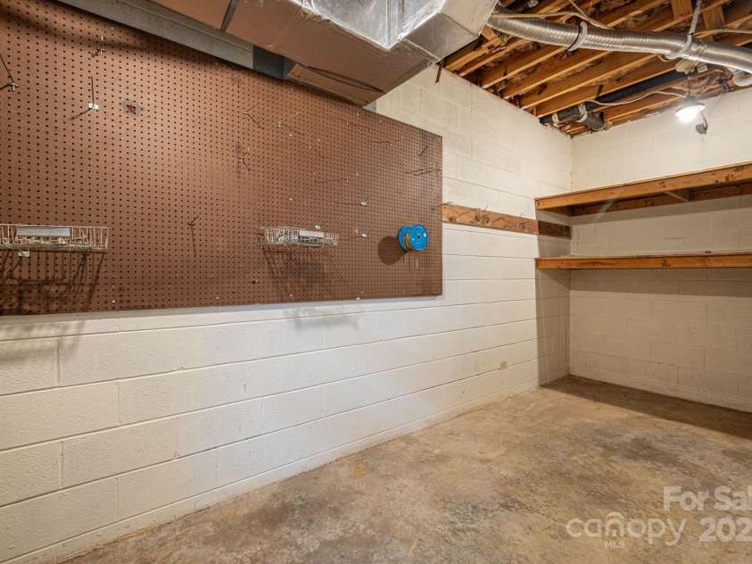 912 Marion Street, Shelby, NC 28150.  MLS# CAR4286694, YatesRealty ID 32024. 